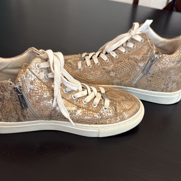 J/slides Ludlow High-Top shimmery Sneakers - Picture 9 of 9